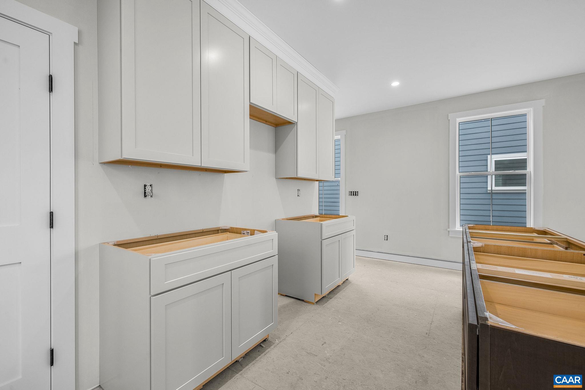 LOCHLYN HILL - Residential