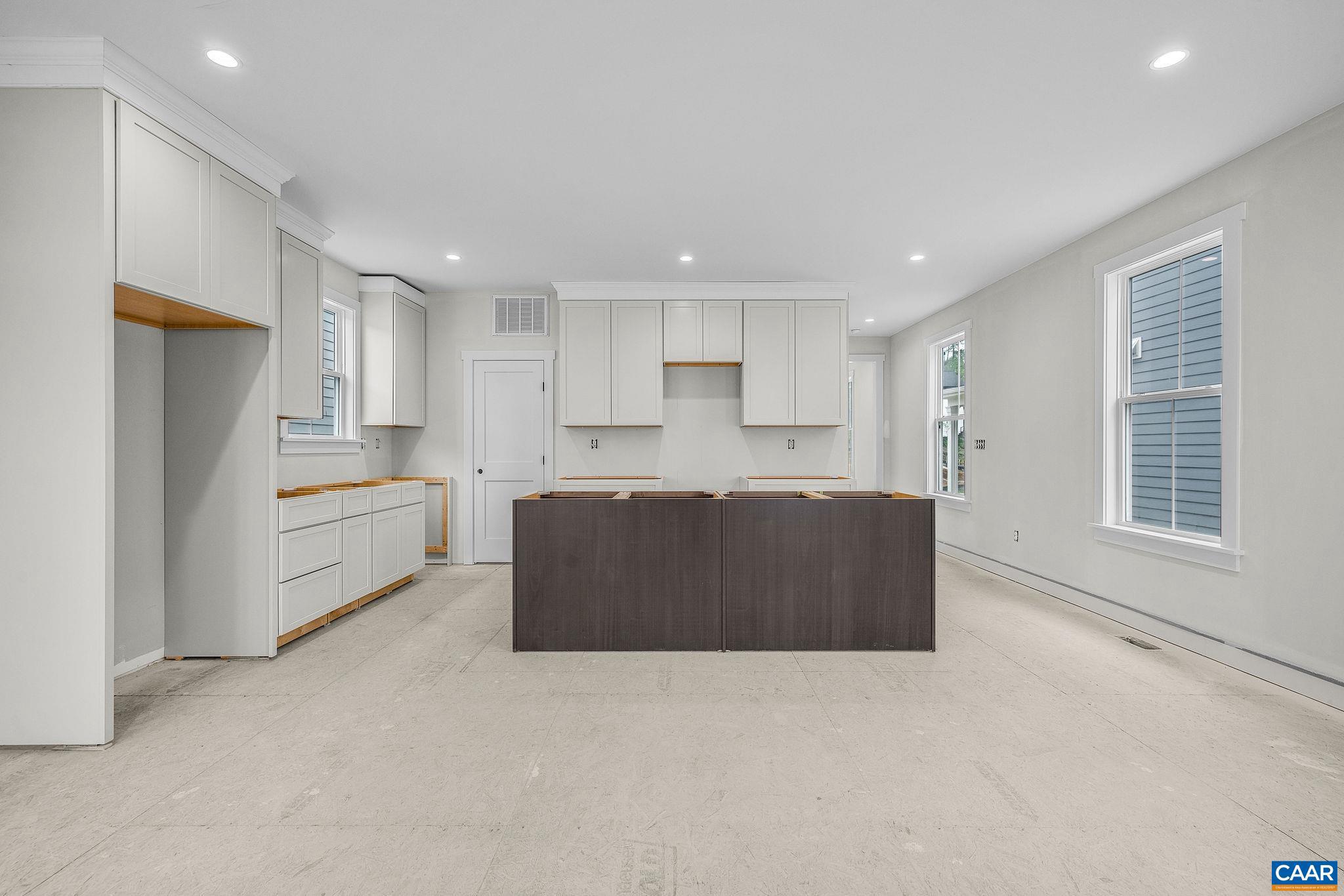 LOCHLYN HILL - Residential