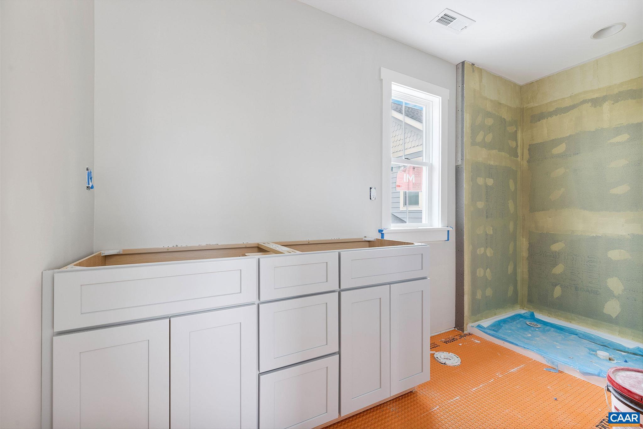 LOCHLYN HILL - Residential