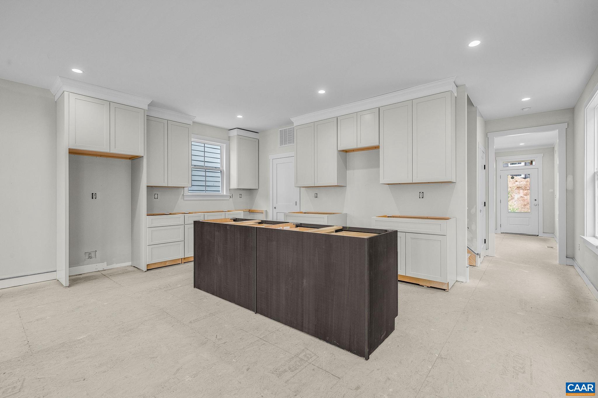 LOCHLYN HILL - Residential
