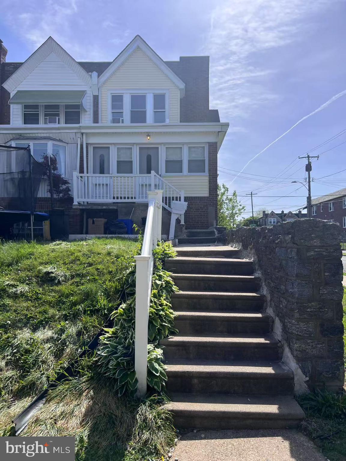 Corner duplex with 1bed and 1 bath in each floor. 1st floor can access to the basement. Wood floor on the 1st and 2nd floor. 1st floor is tenant occupied and renting $1000/ month. Currently, month to month lease. The property is sold AS-IS condition.