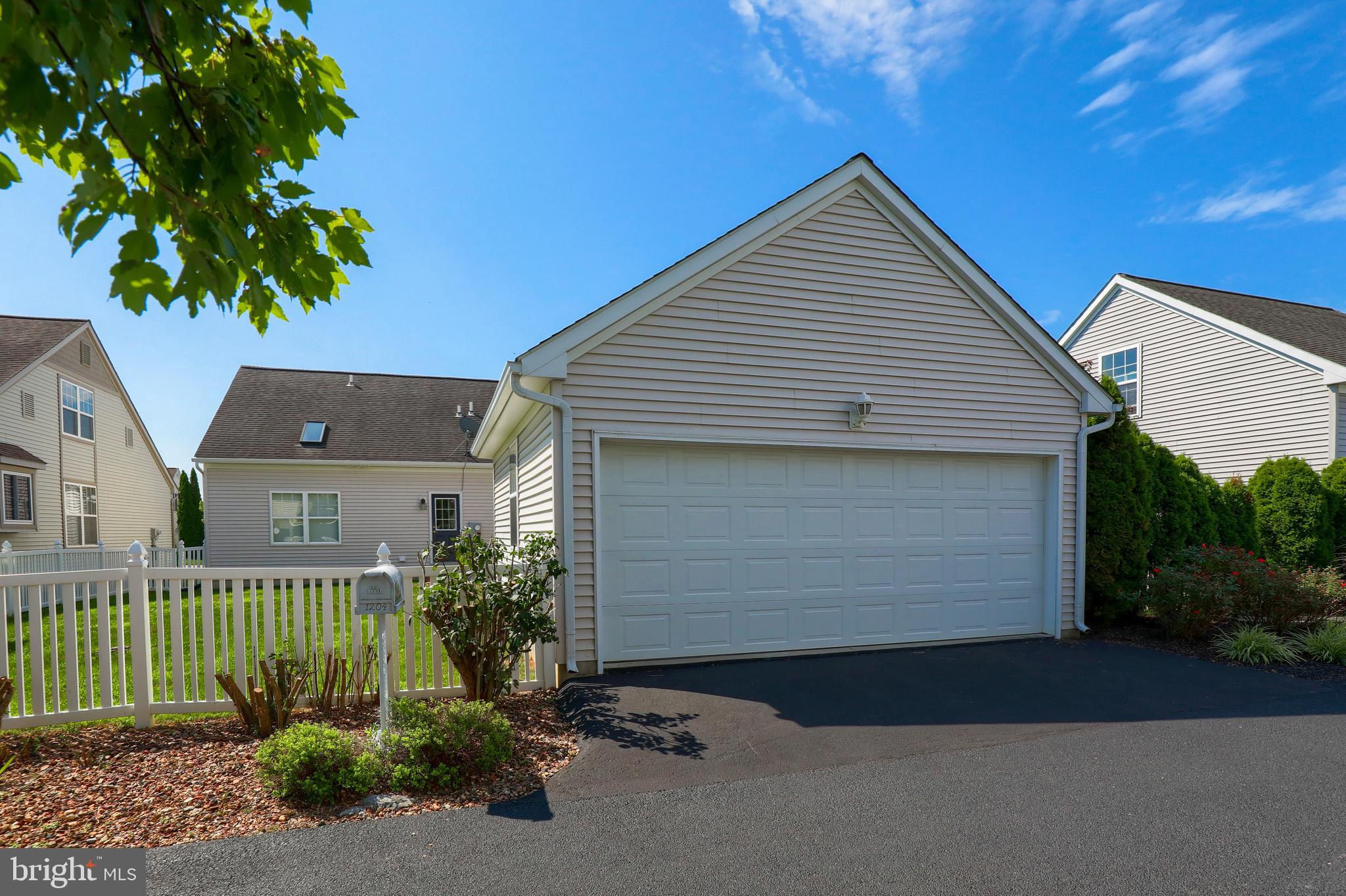 BRIGHTON - Residential