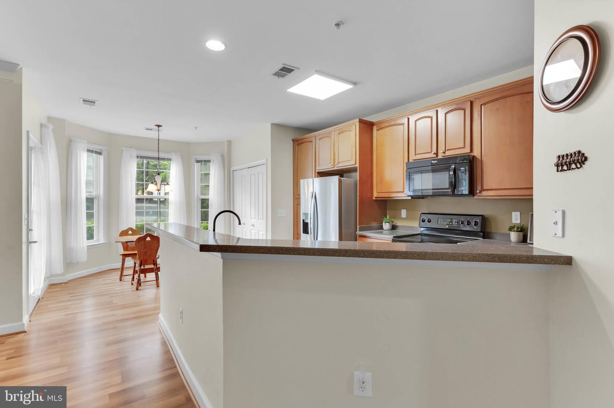 FOUR SEASONS - Residential