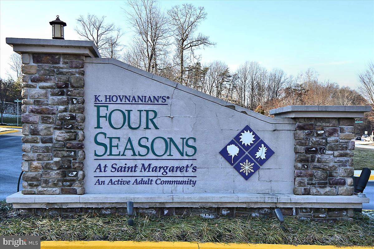 FOUR SEASONS - Residential