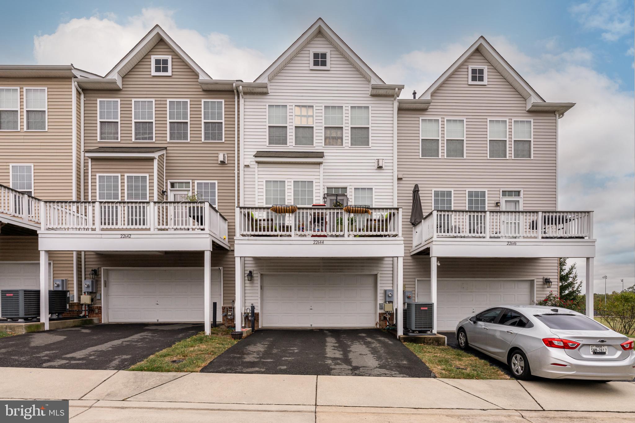 BRAMBLETON OVERLOOK - Residential Lease