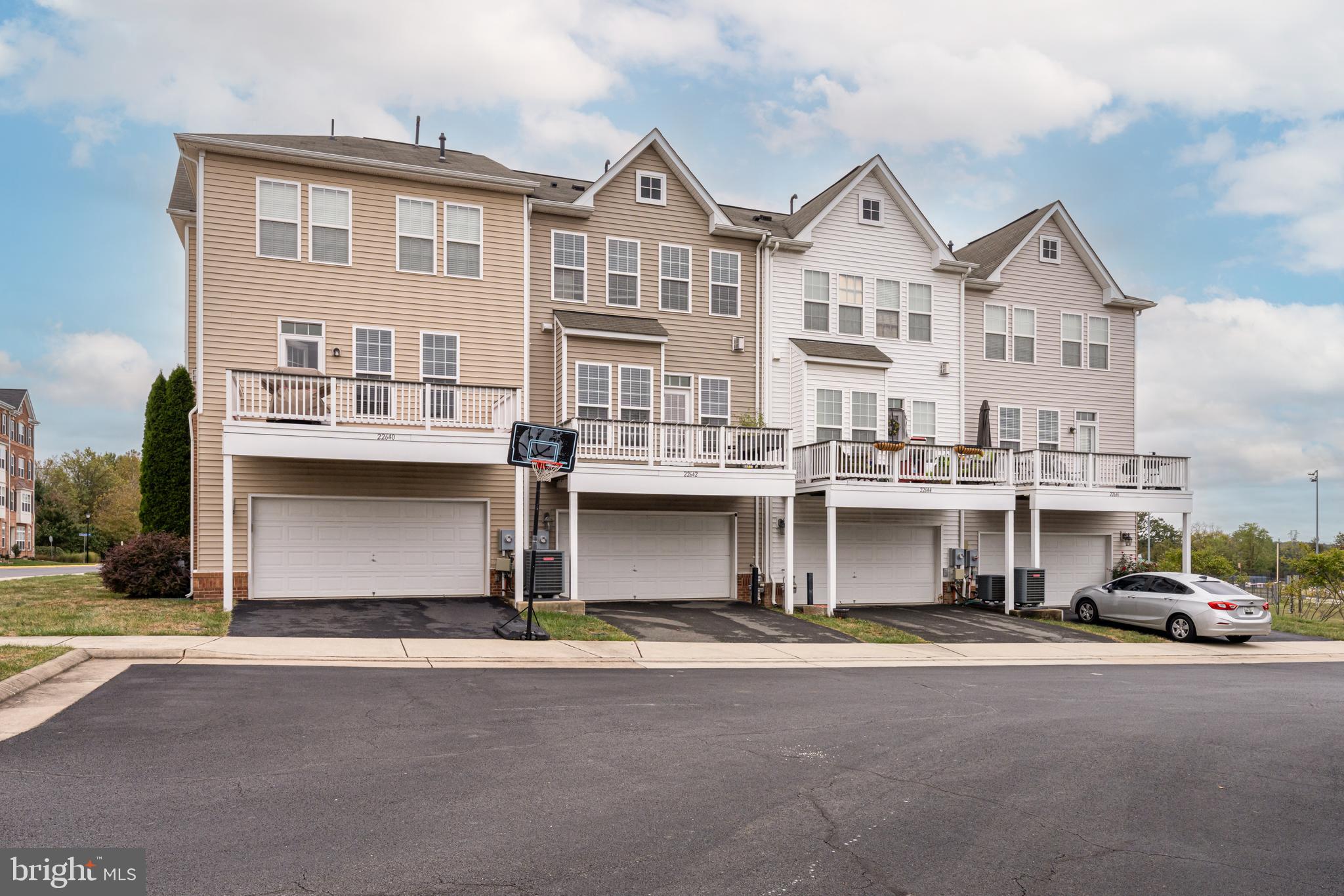 BRAMBLETON OVERLOOK - Residential Lease