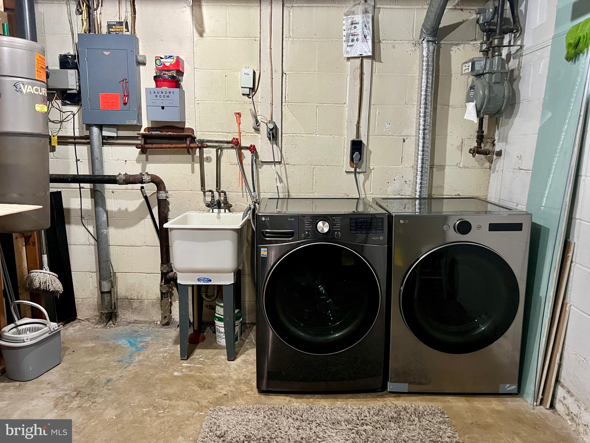 CAMBRIDGE STATION - Residential Lease