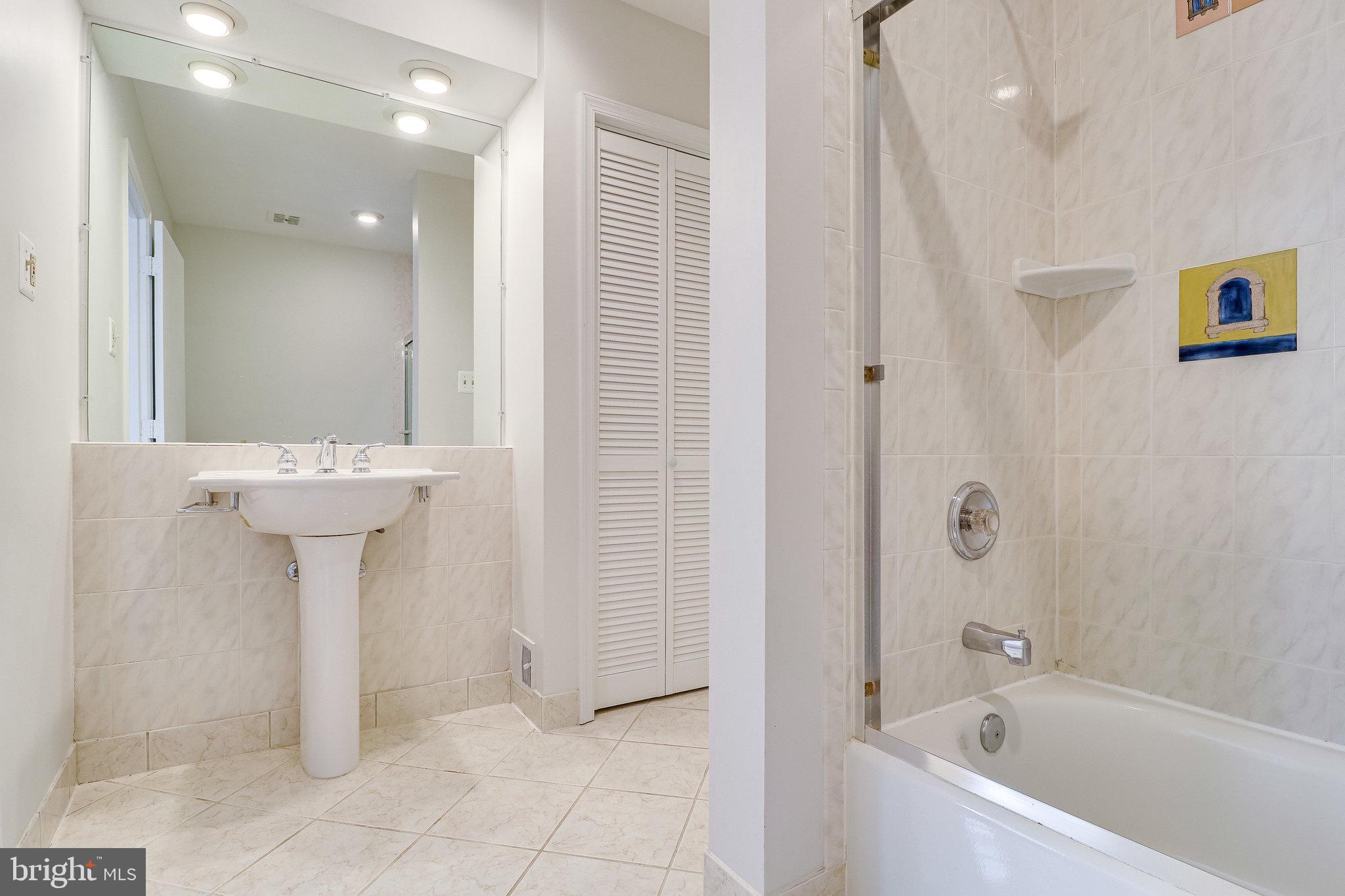 CAMBRIDGE STATION - Residential Lease