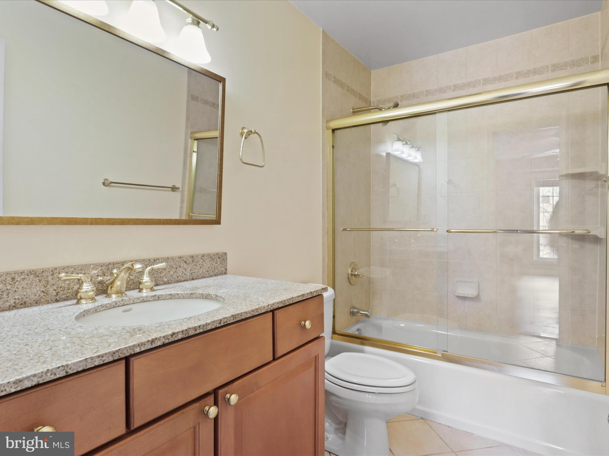 THE OAKTON - Residential Lease