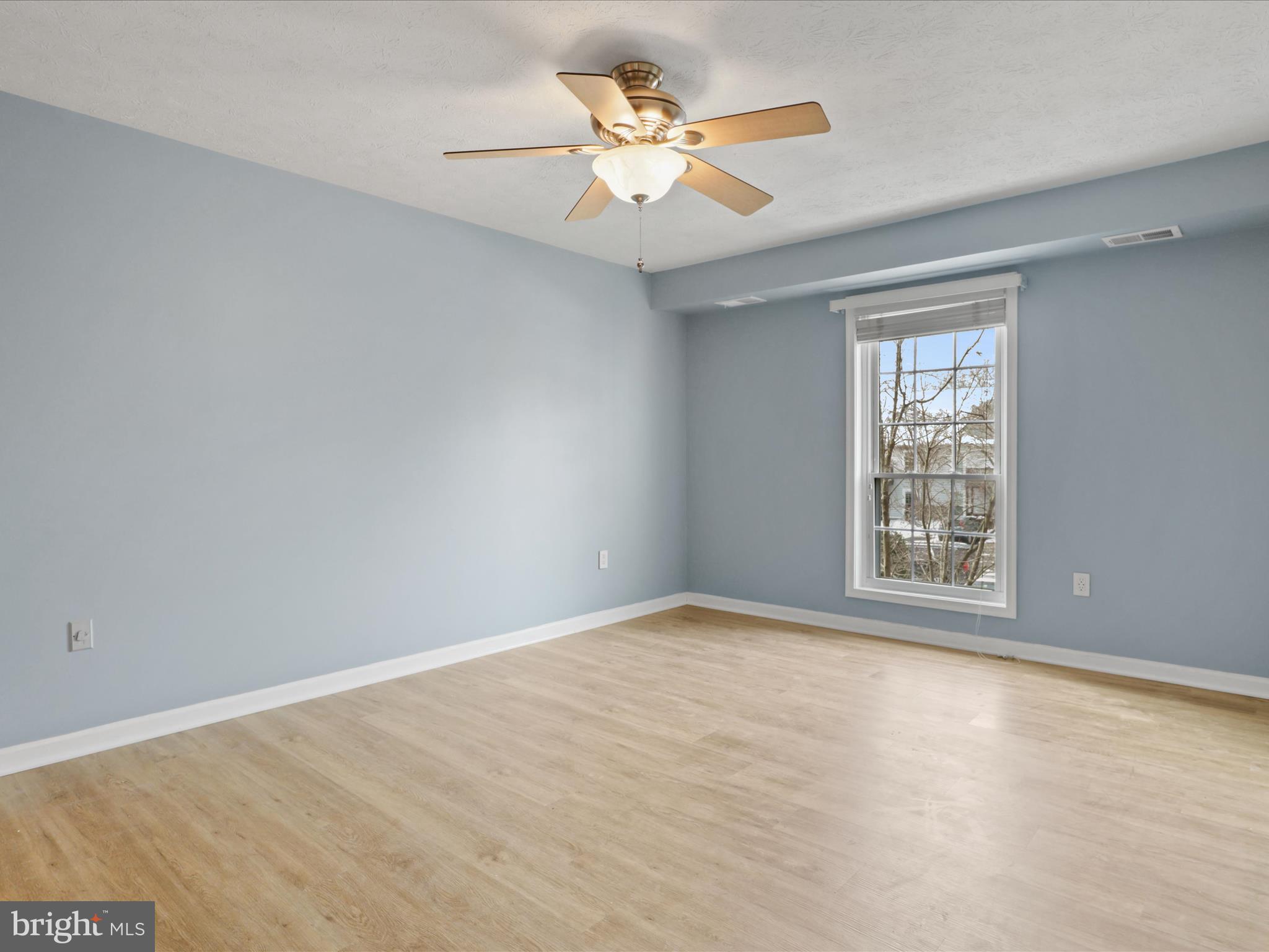 THE OAKTON - Residential Lease