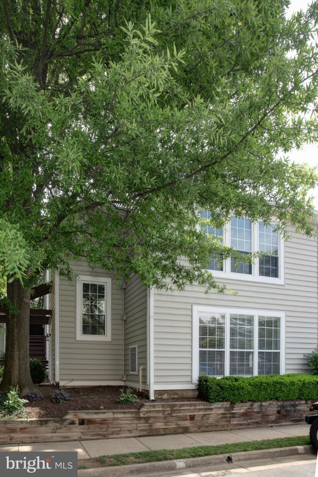 THE OAKTON - Residential Lease