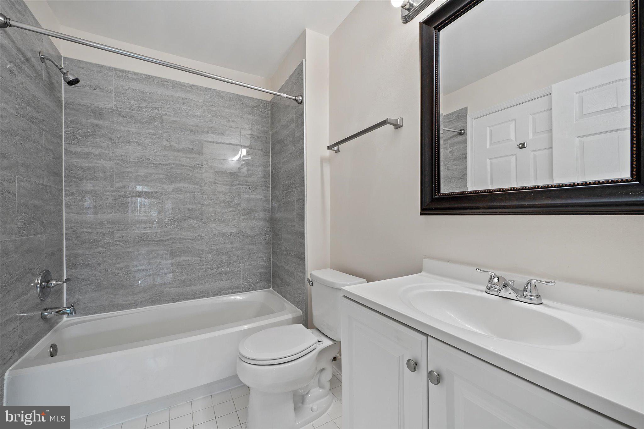 STRATFORD CONDOS - Residential