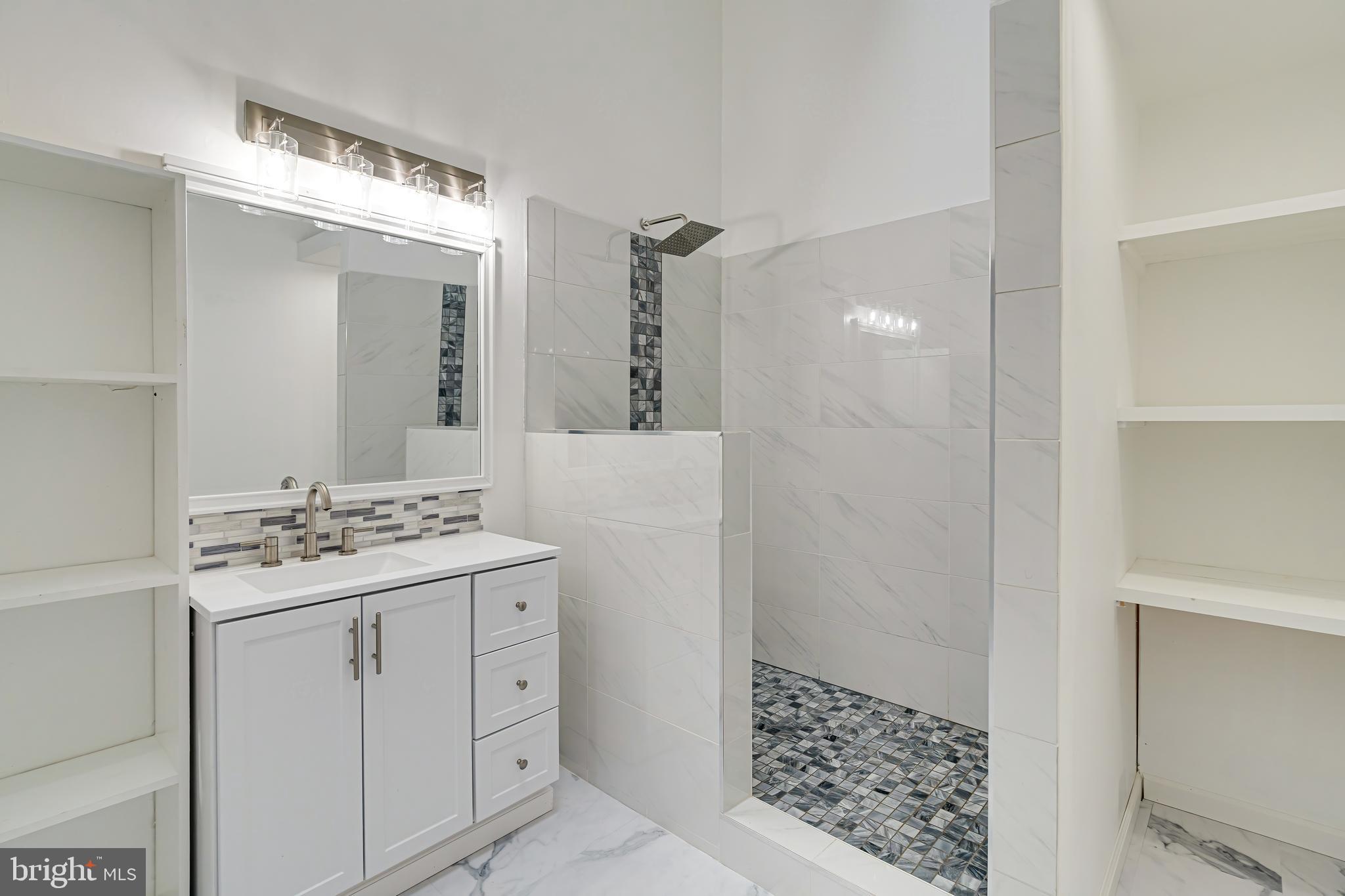 EXETER - Residential Lease