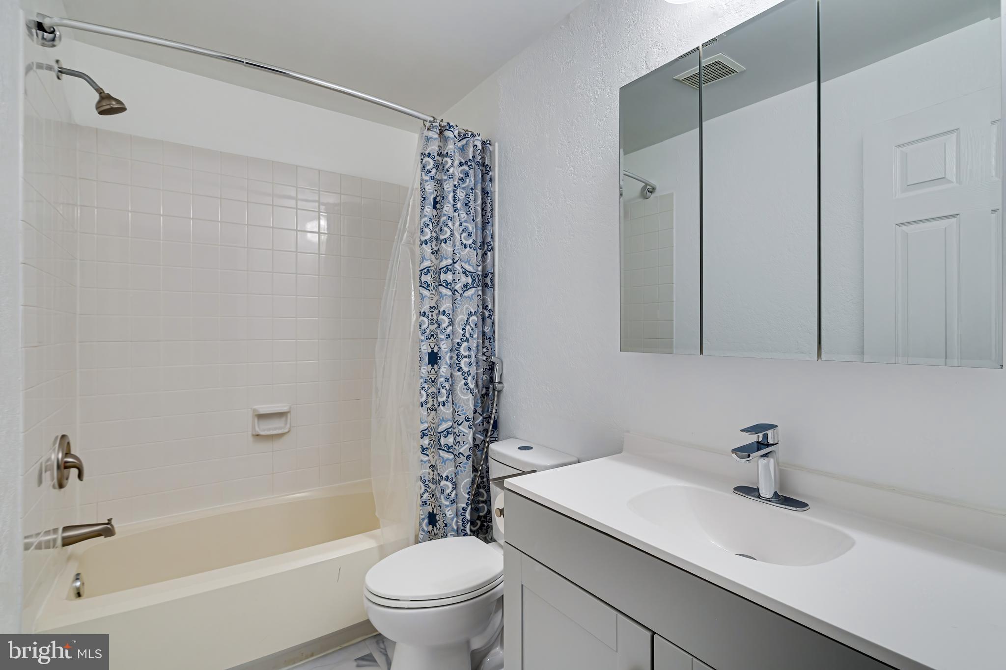 EXETER - Residential Lease