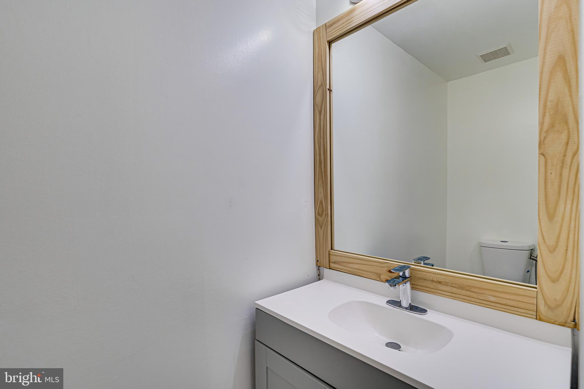 EXETER - Residential Lease