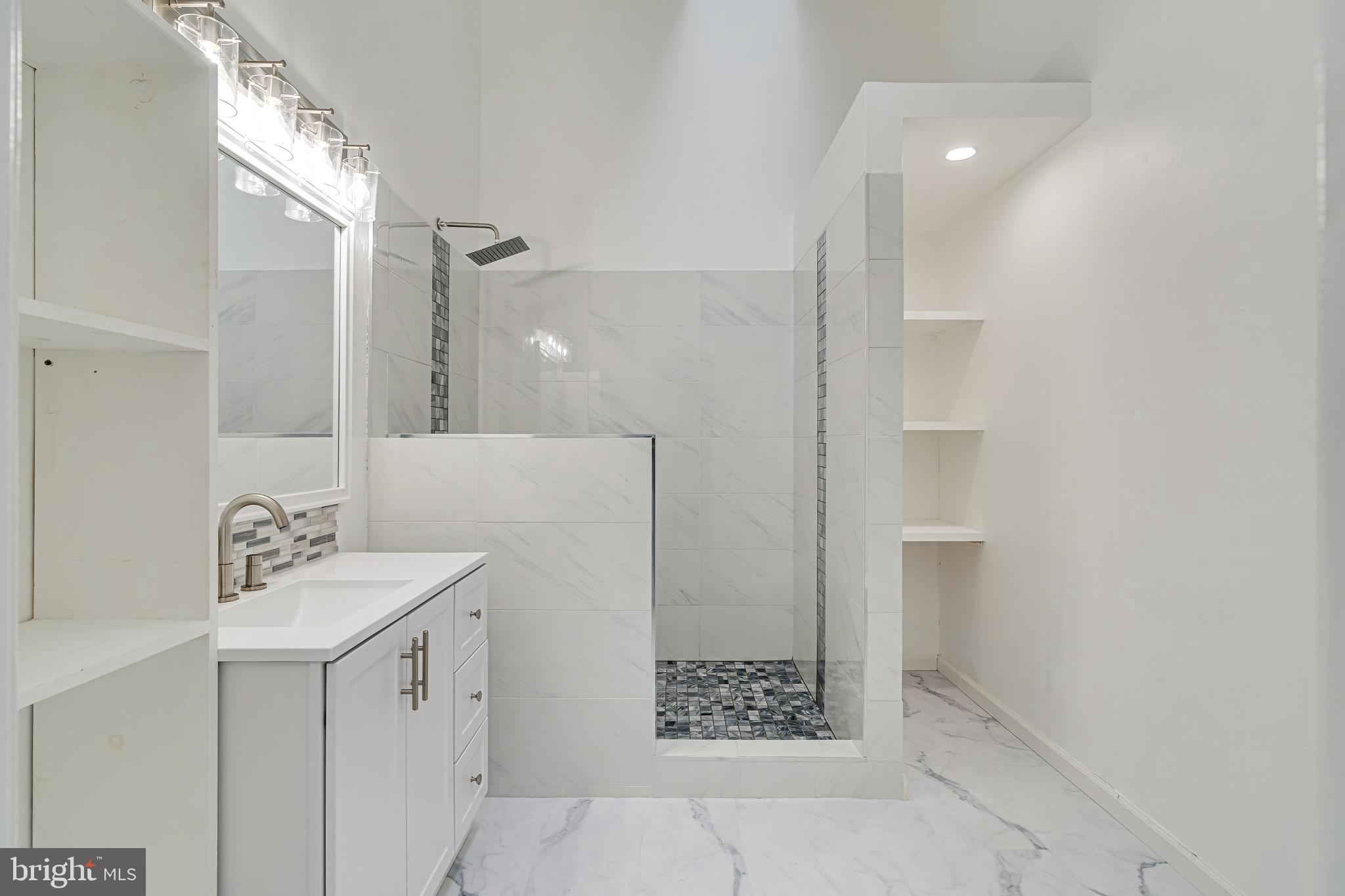 EXETER - Residential Lease