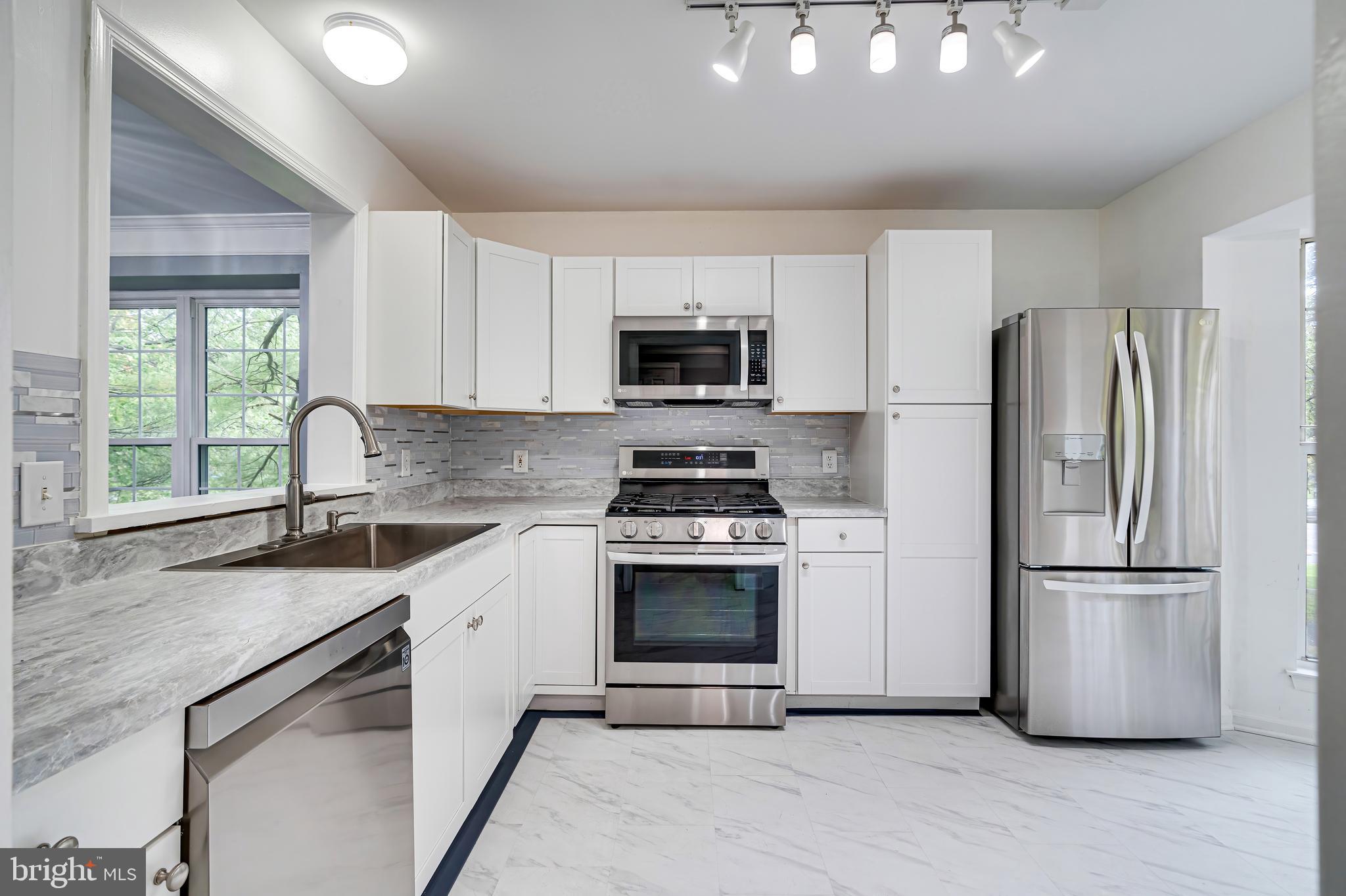 EXETER - Residential Lease