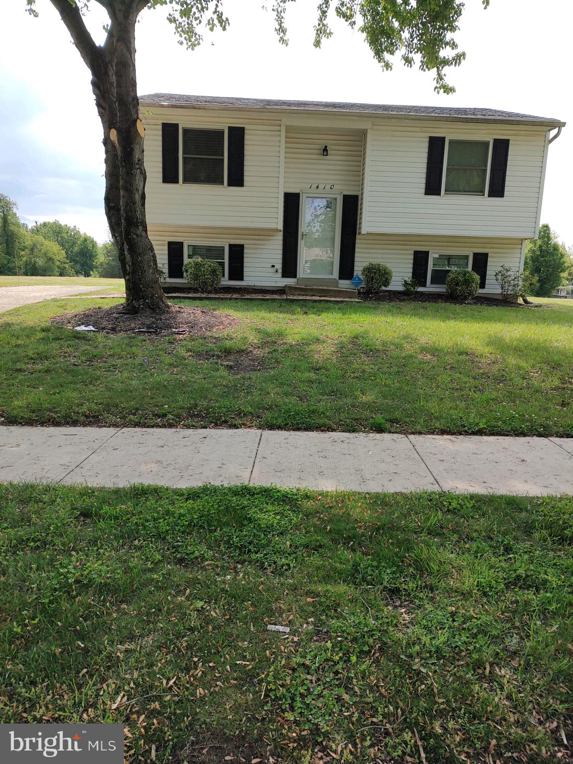 VILLAGE OF OAK GROVE - Residential Lease