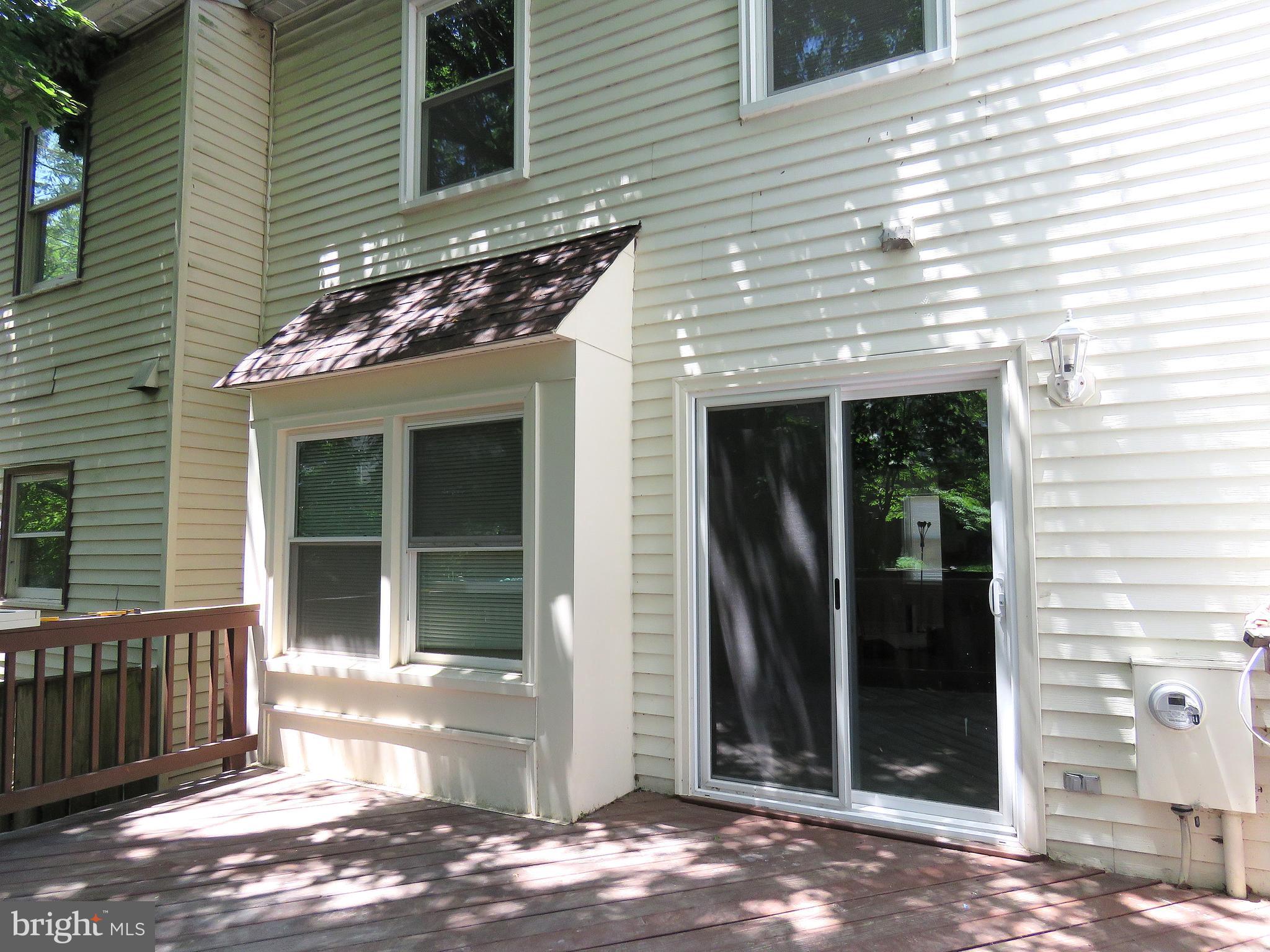 CIRCLE WOODS - Residential Lease