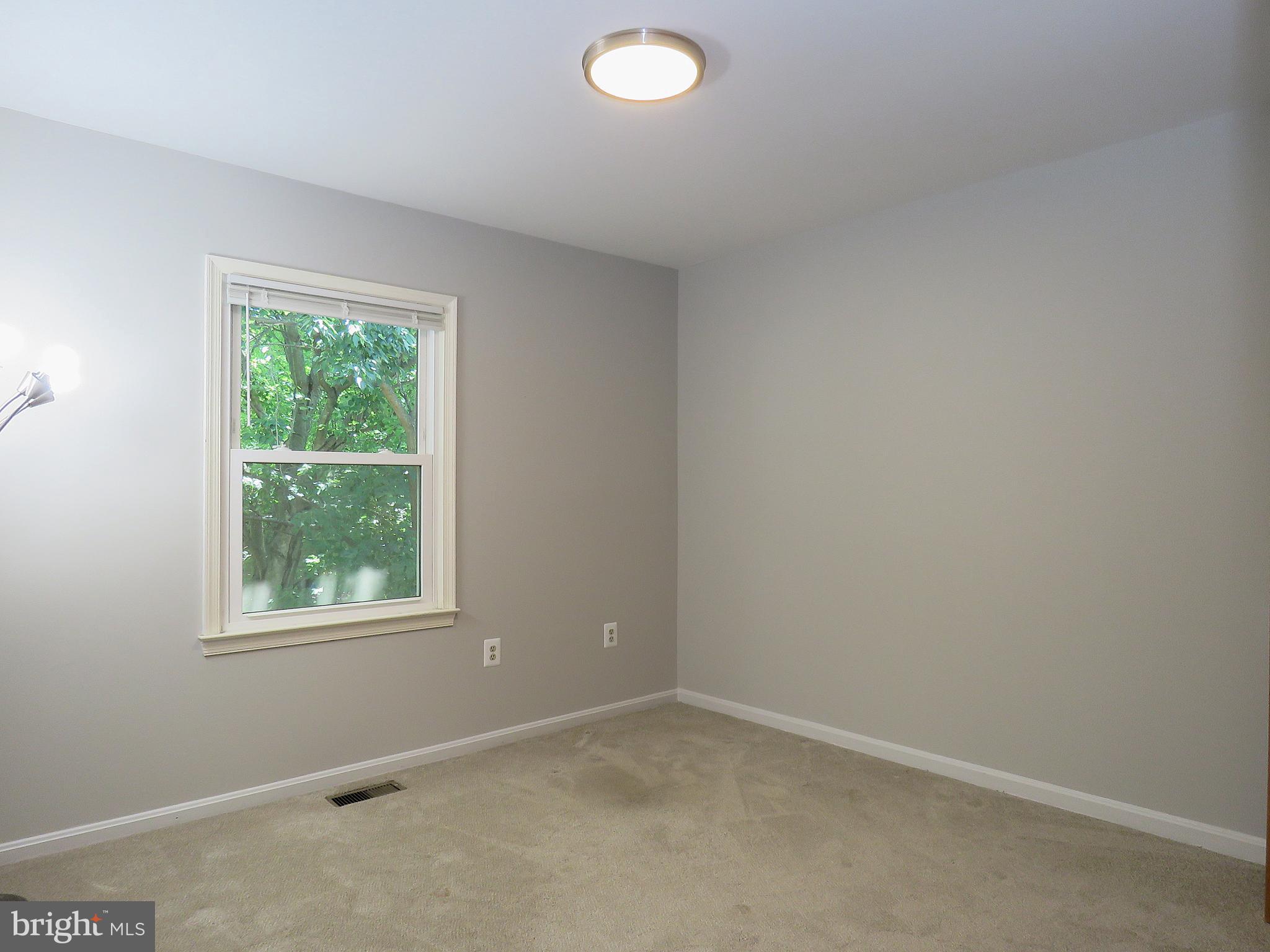 CIRCLE WOODS - Residential Lease