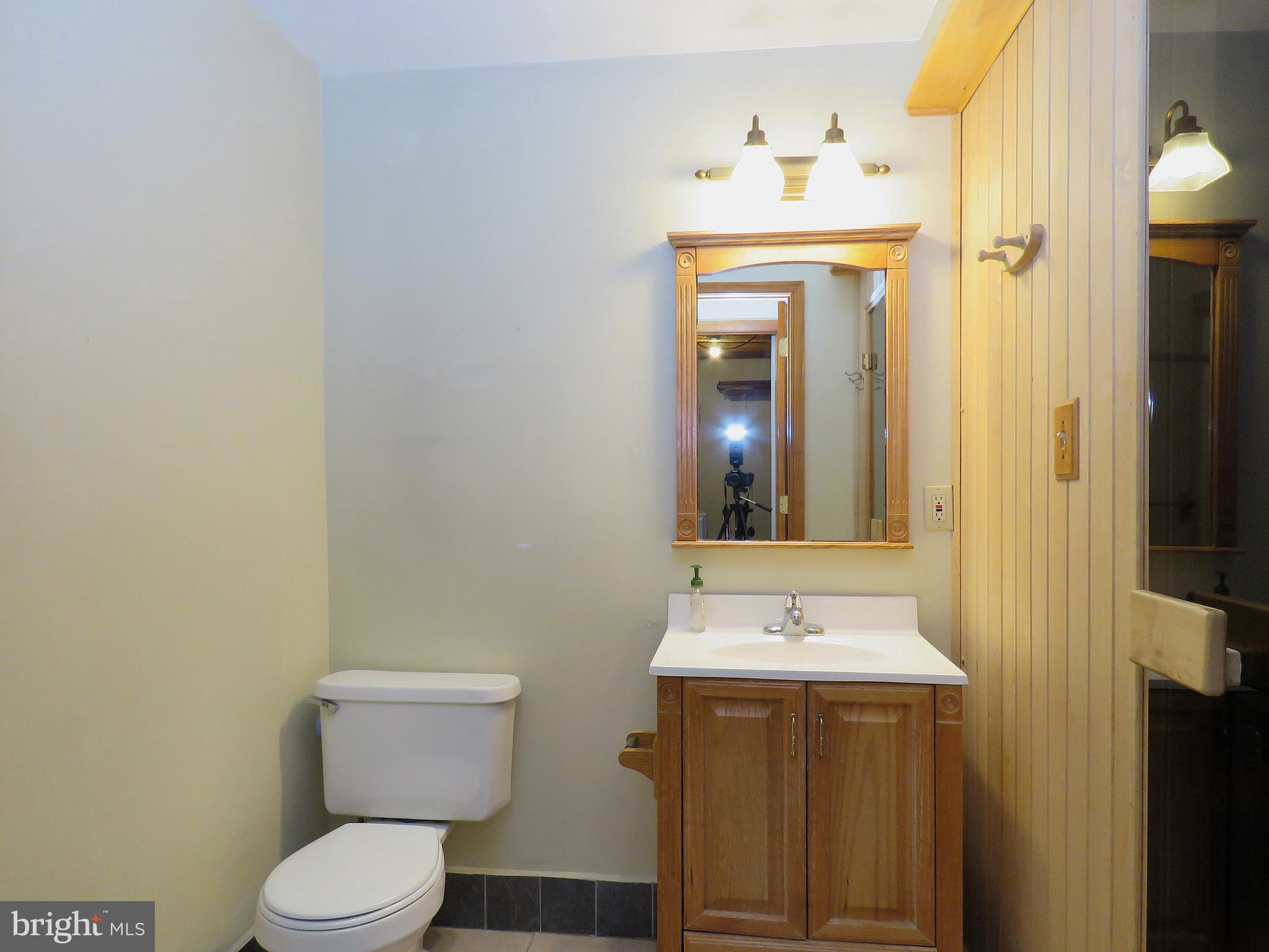 CIRCLE WOODS - Residential Lease