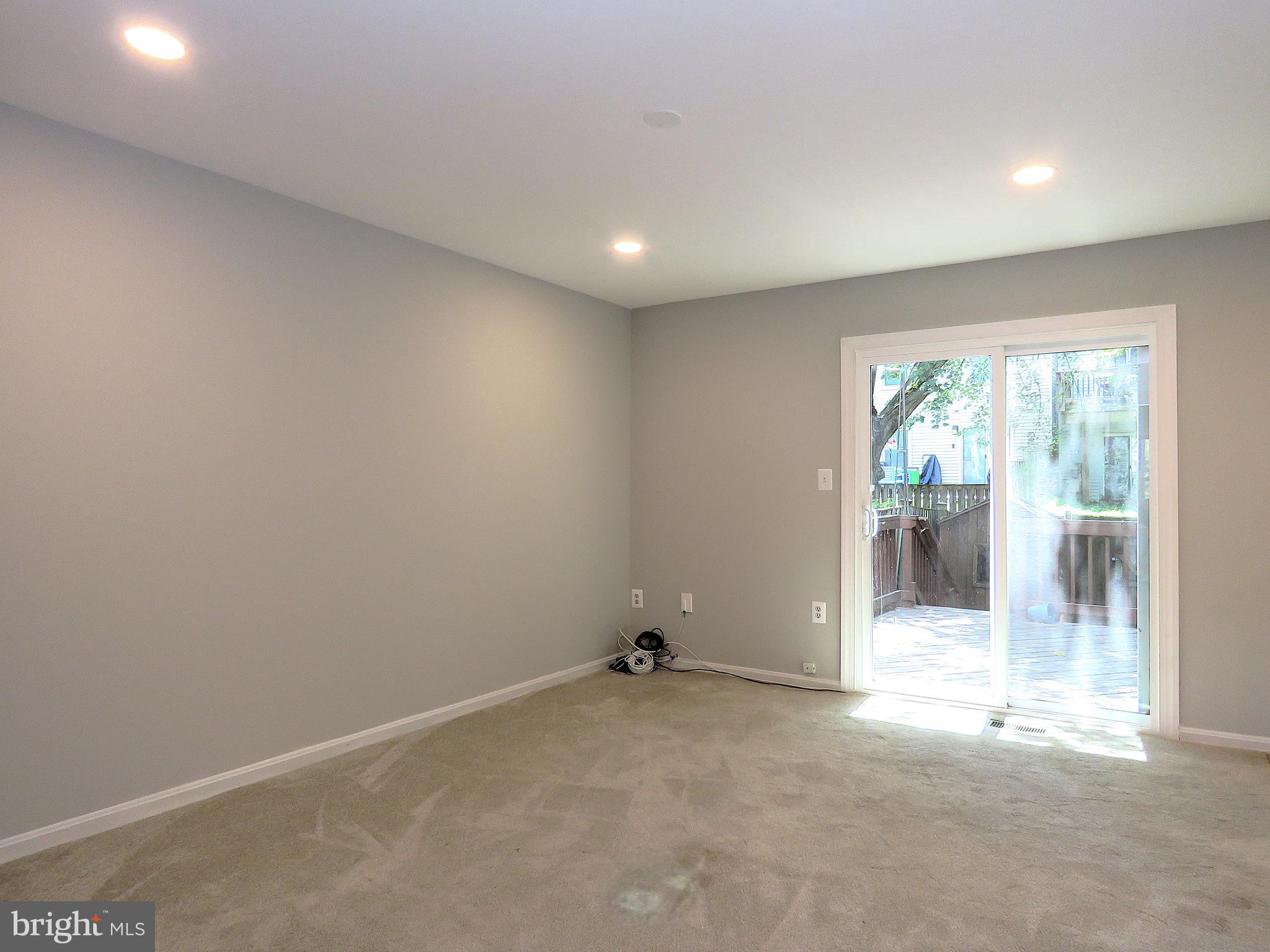 CIRCLE WOODS - Residential Lease