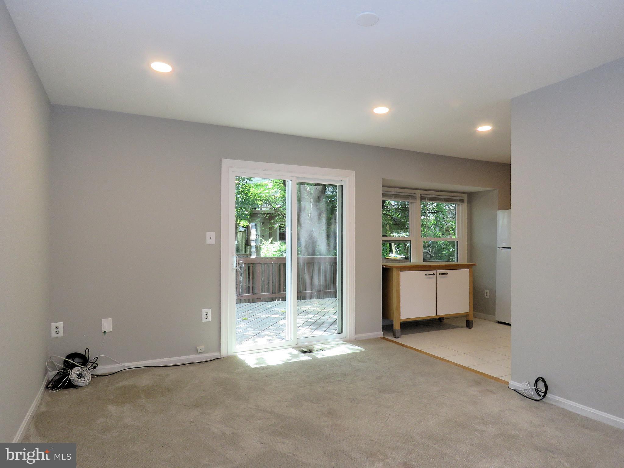 CIRCLE WOODS - Residential Lease