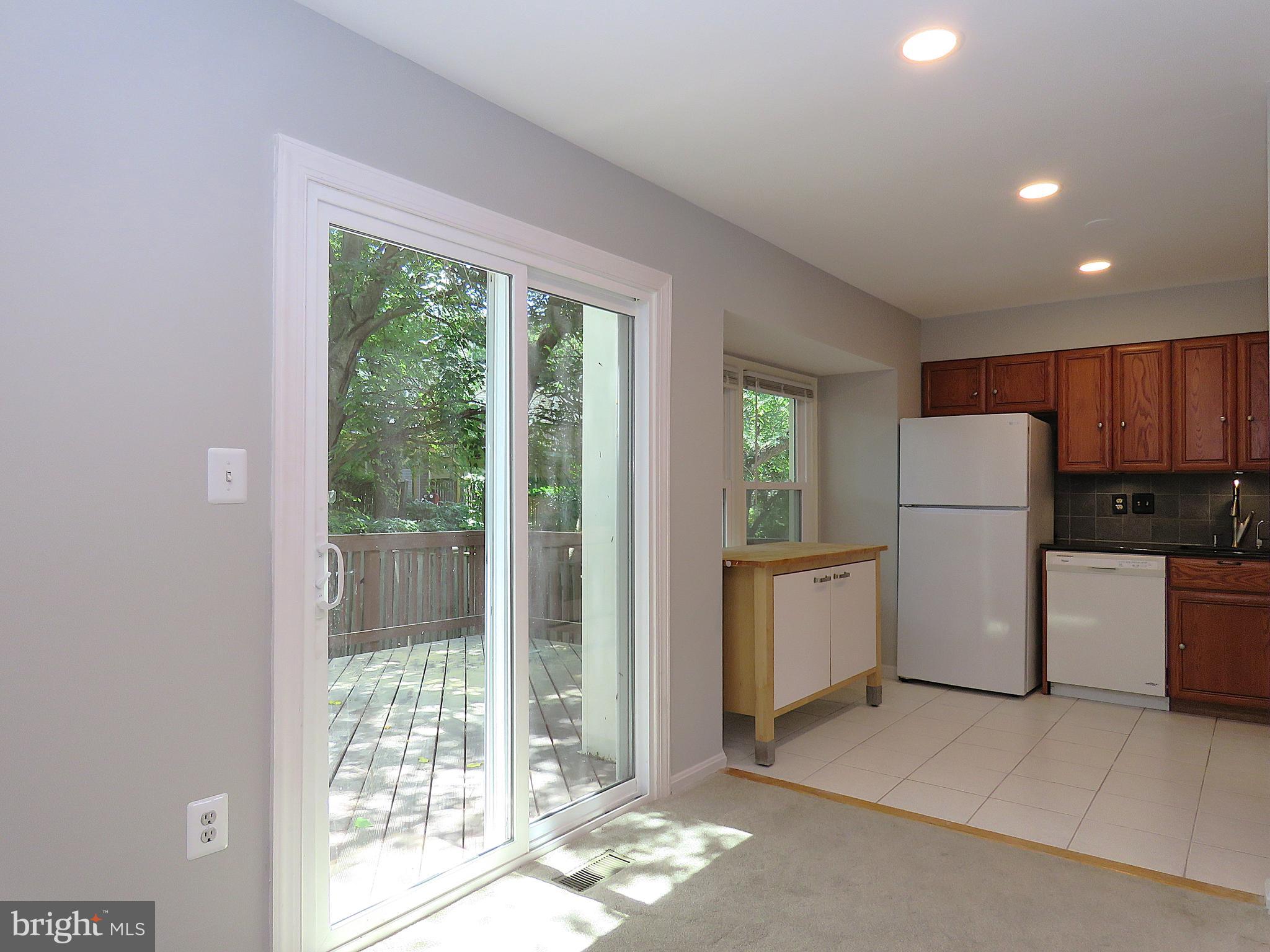 CIRCLE WOODS - Residential Lease