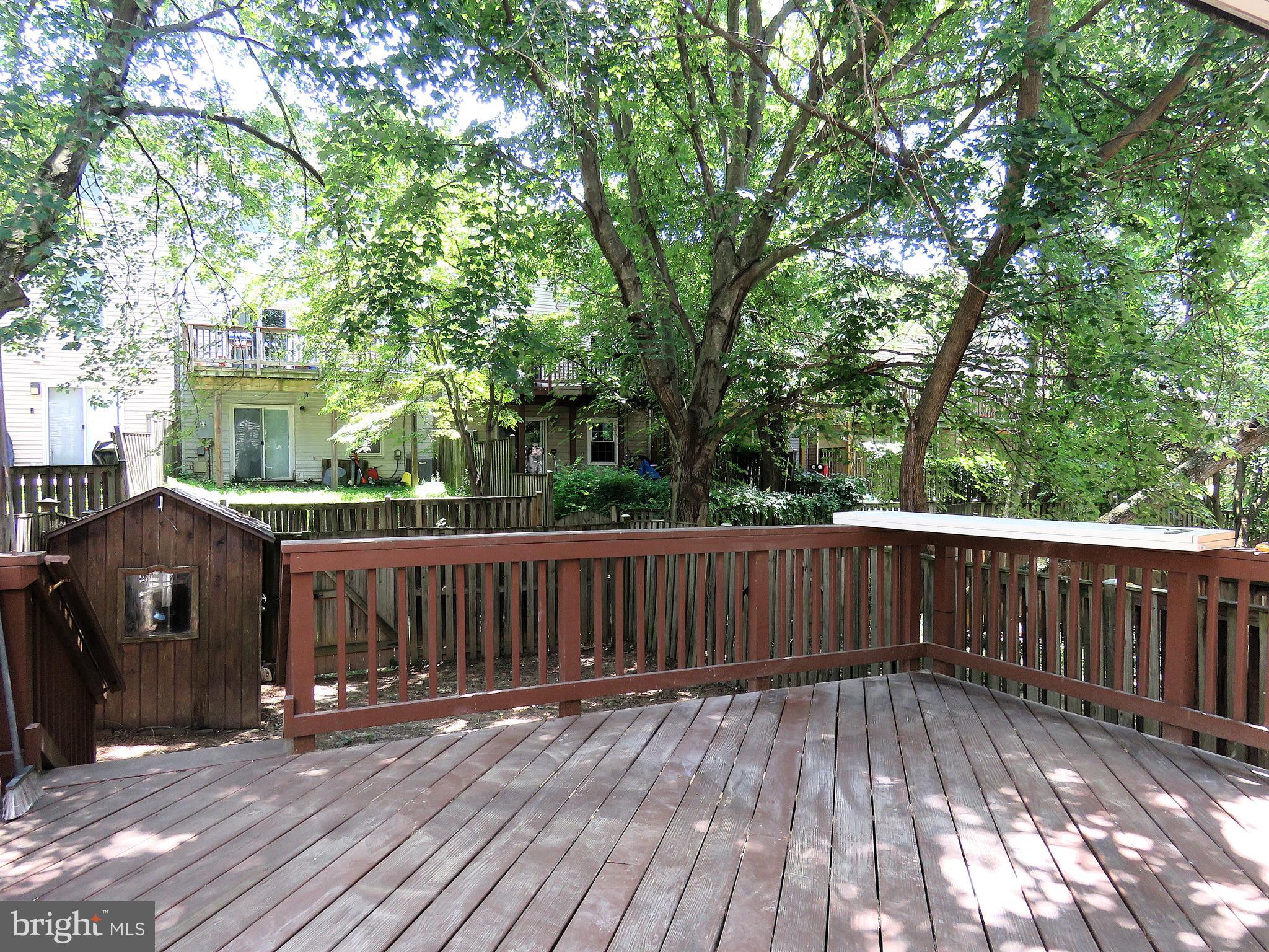 CIRCLE WOODS - Residential Lease