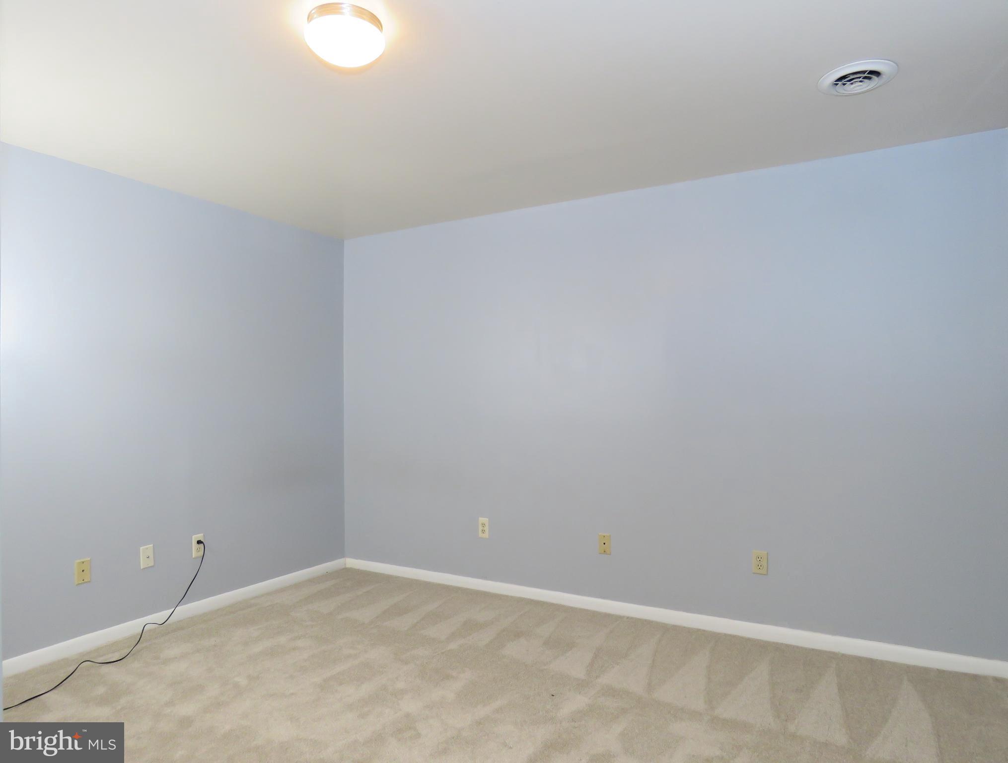 CIRCLE WOODS - Residential Lease