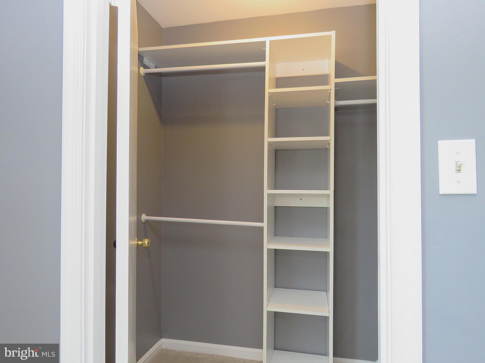 CIRCLE WOODS - Residential Lease