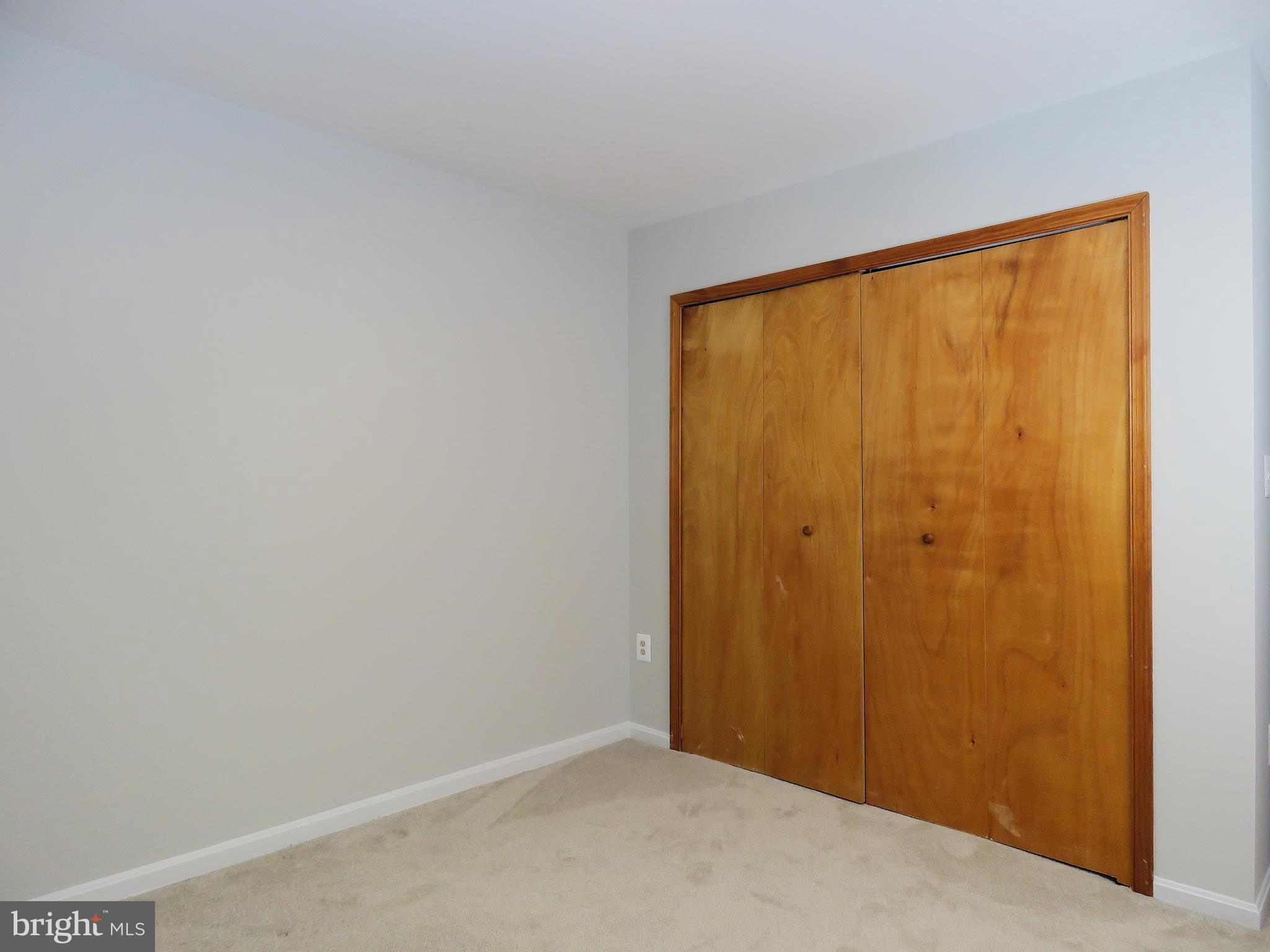 CIRCLE WOODS - Residential Lease