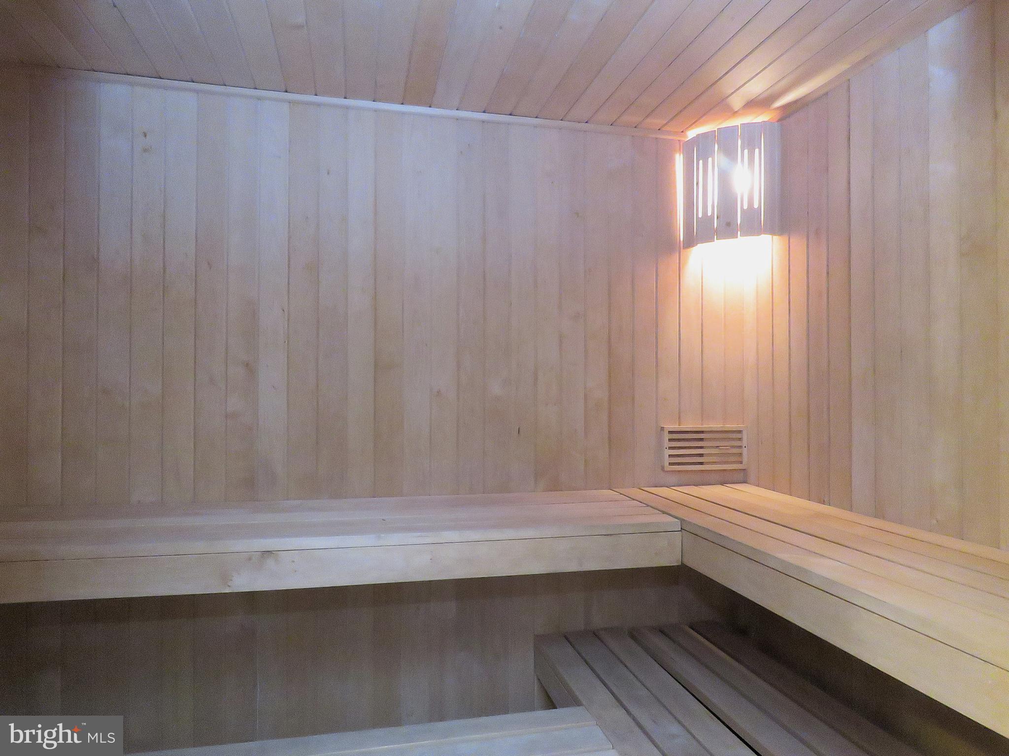 CIRCLE WOODS - Residential Lease