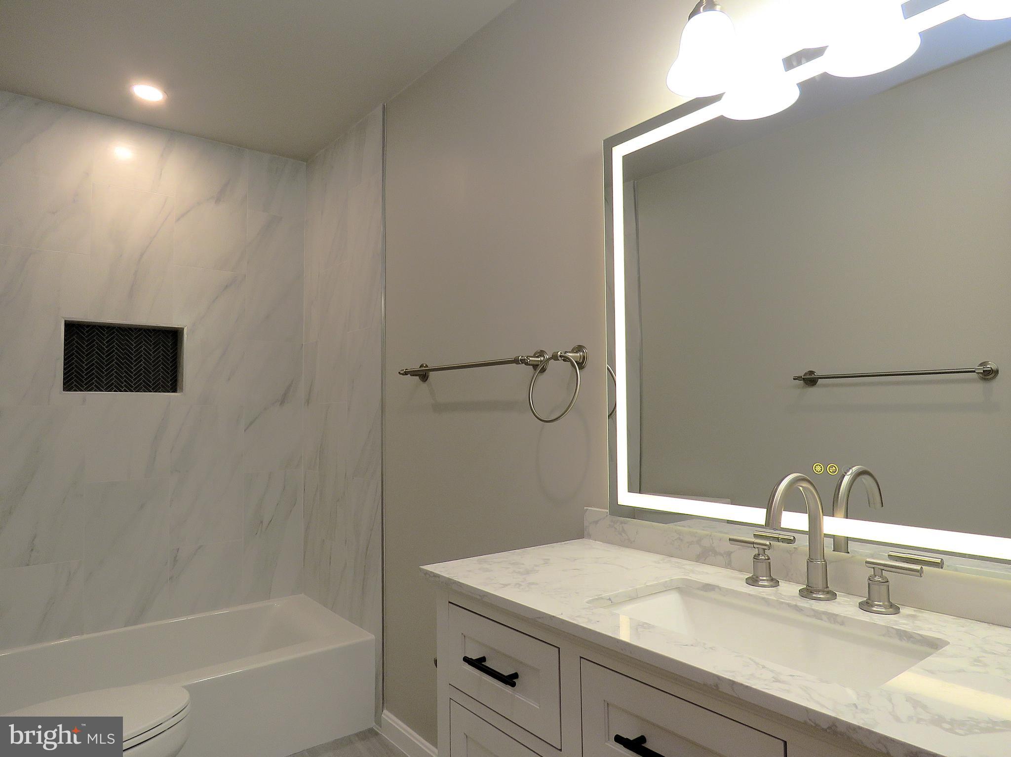 CIRCLE WOODS - Residential Lease