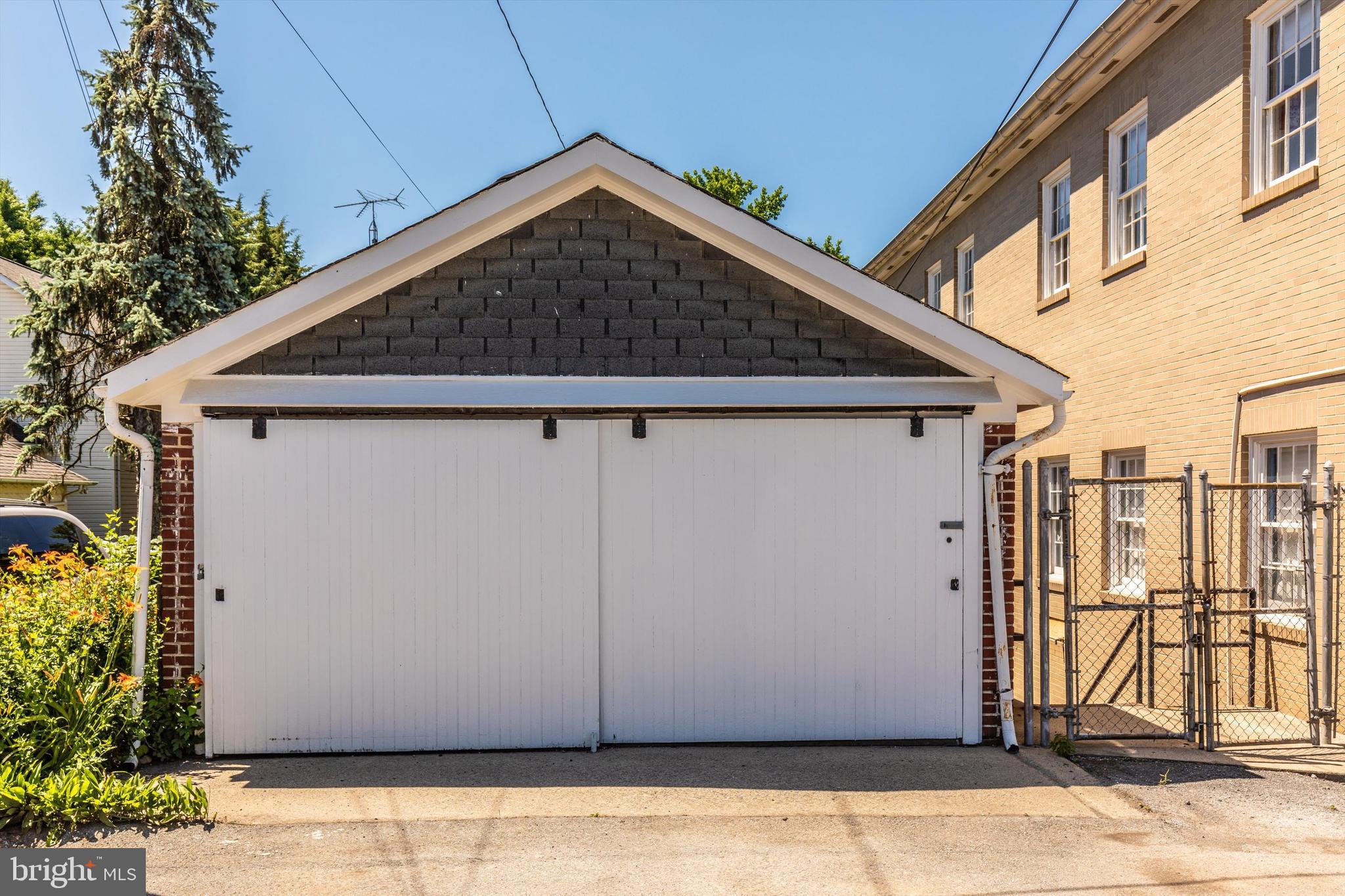 DOWNTOWN FREDERICK - Residential Income