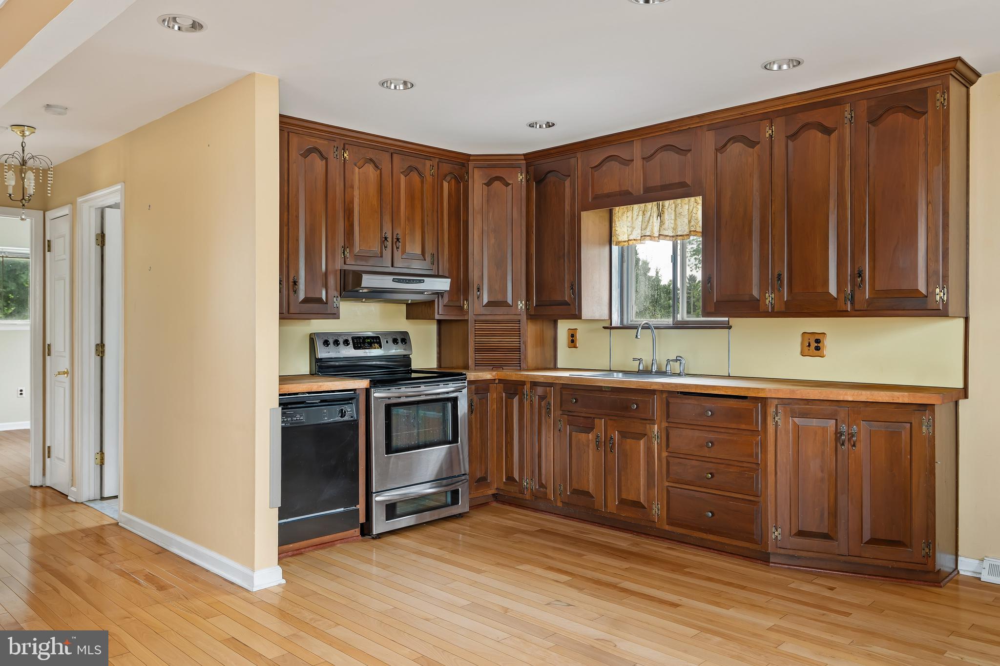 THOMSON ESTATES - Residential