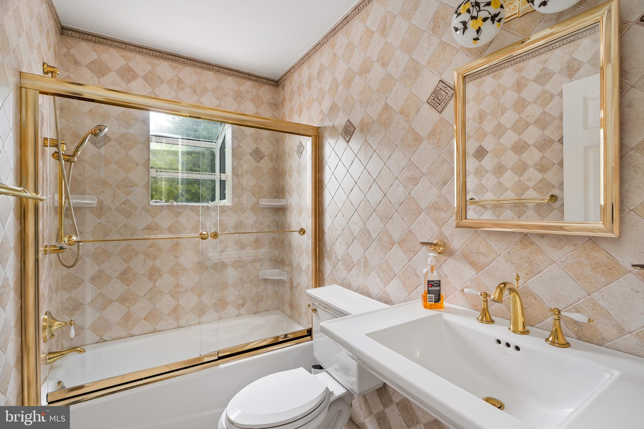 THOMSON ESTATES - Residential