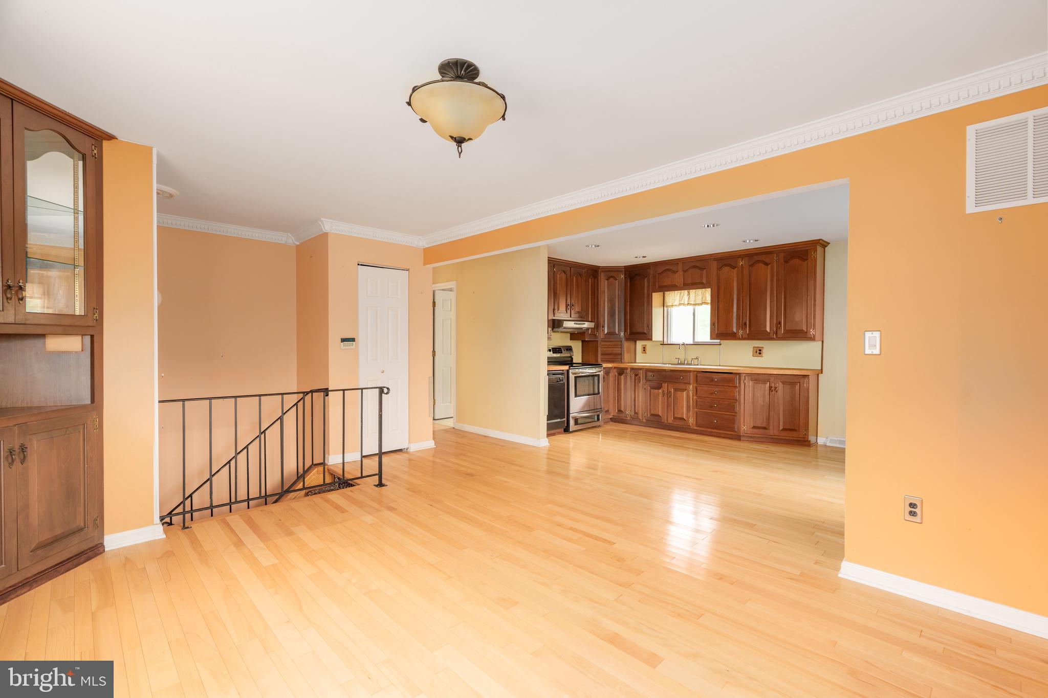 THOMSON ESTATES - Residential