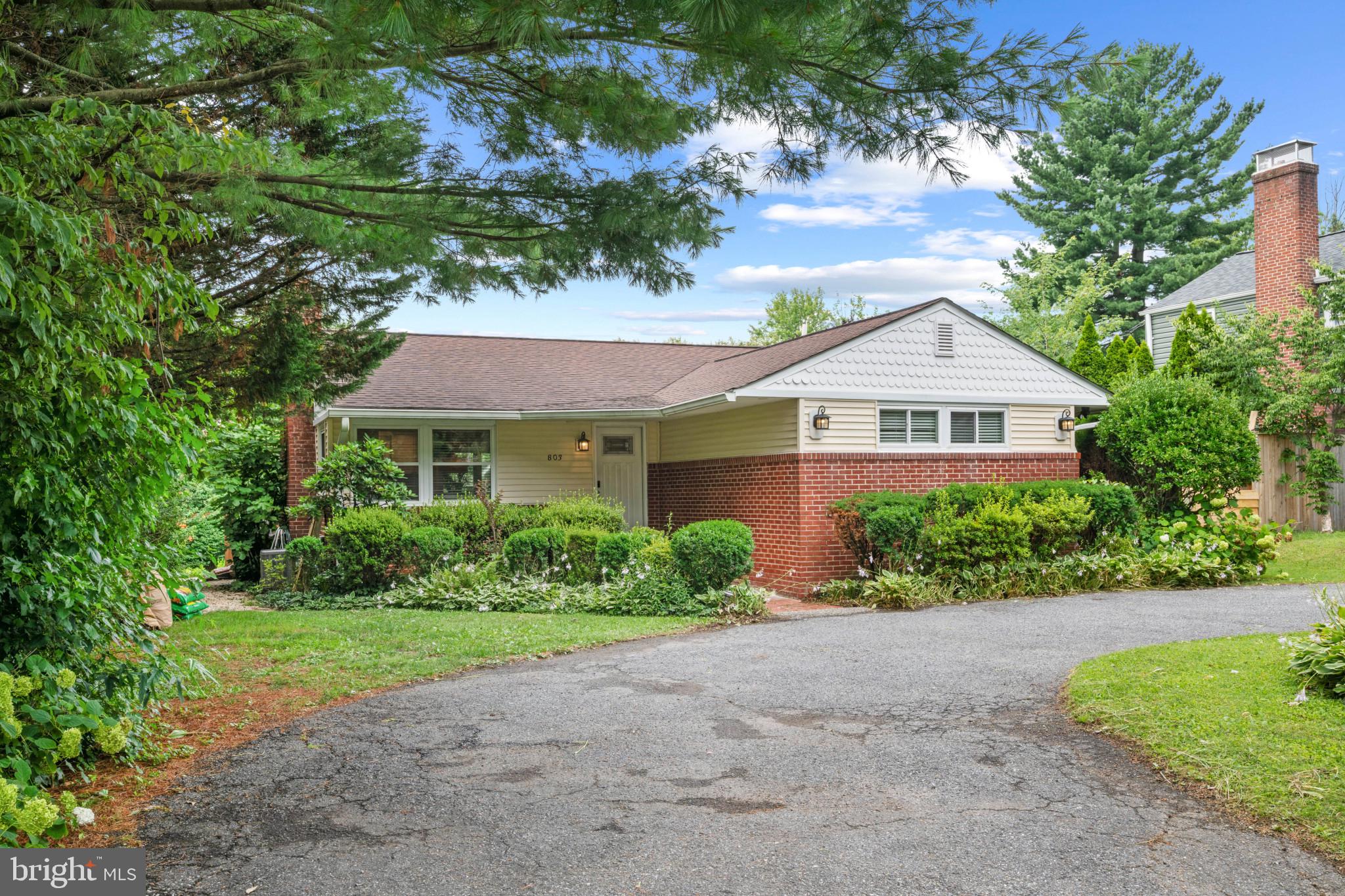 803 JOPPA ROAD W