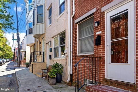 Townhouse For Sale - 1036 Montrose Street<br/> PHILADELPHIA, PA 19147