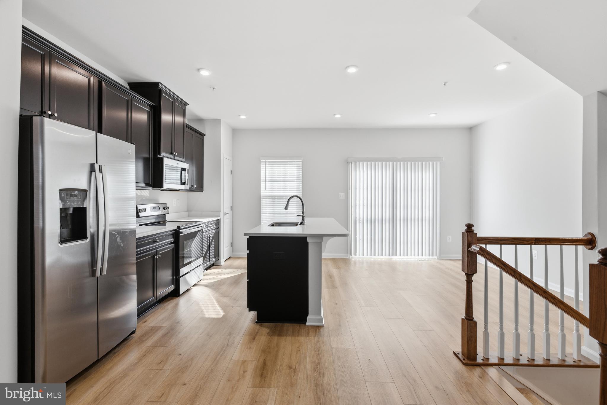 ANCHOR POINT - Residential