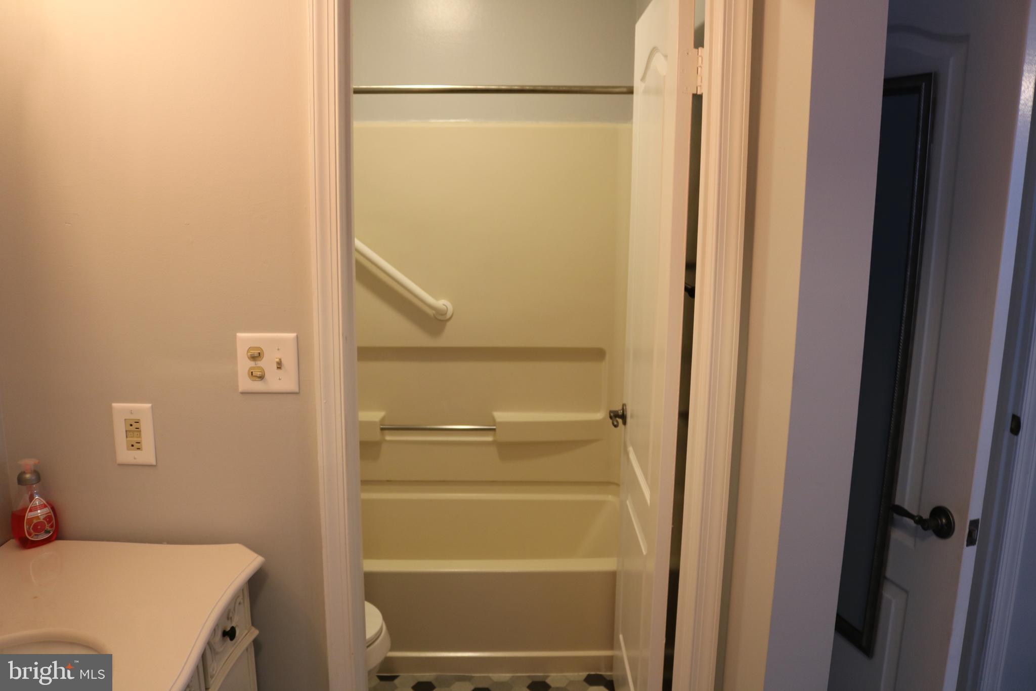 MONTGOMERY RUN - Residential