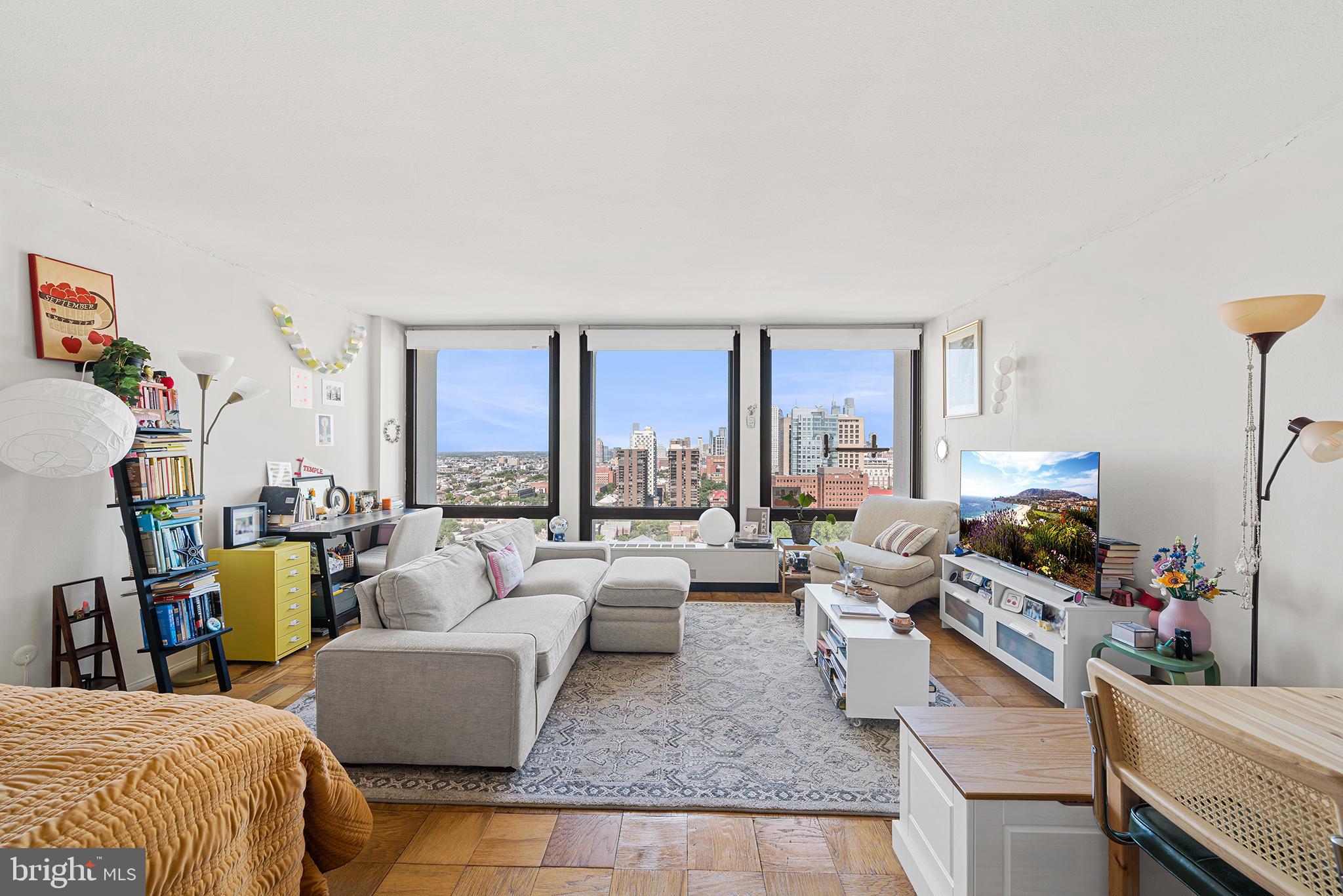 210 LOCUST STREET 25E