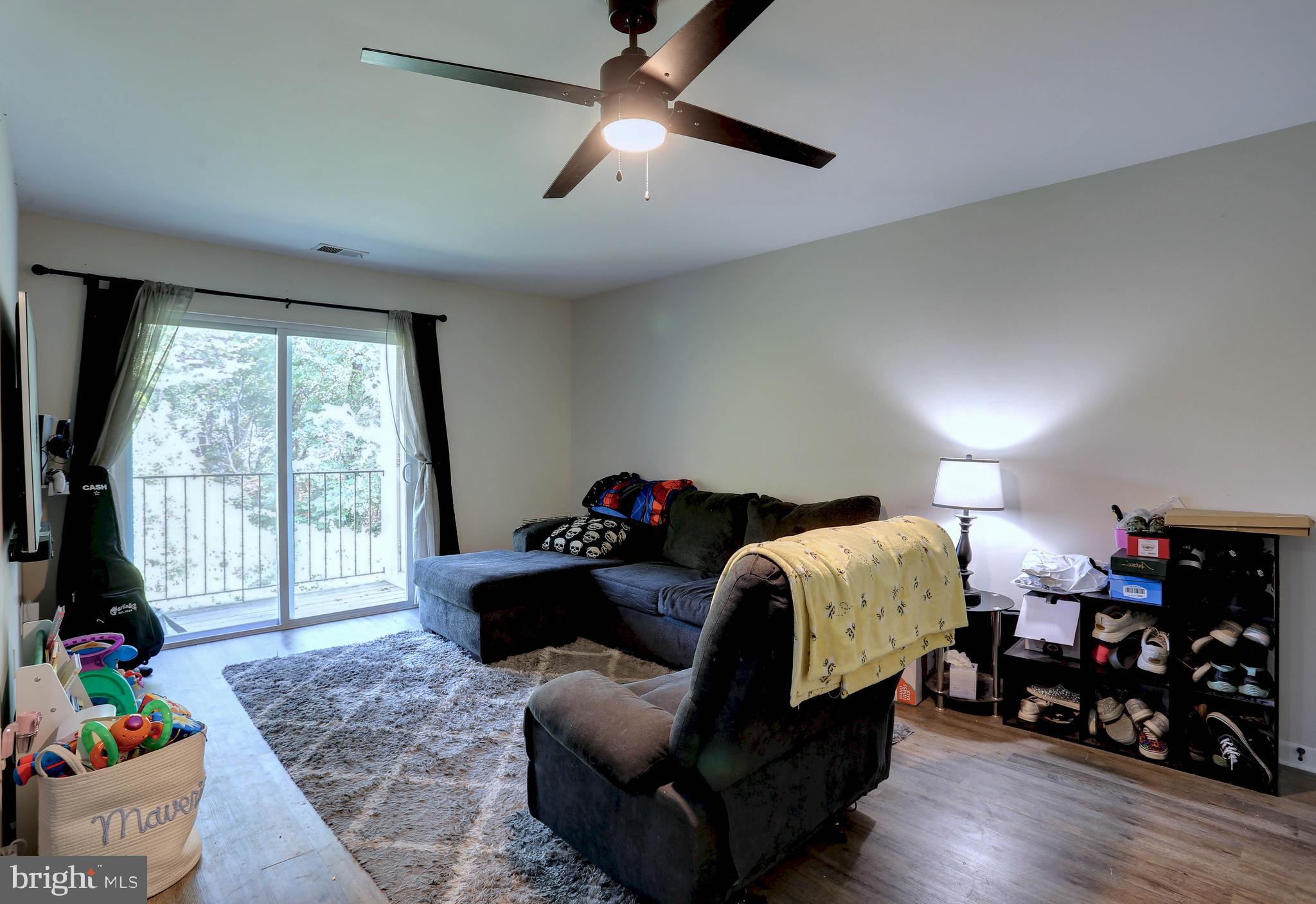 CROMWELL FOUNTAIN - Residential