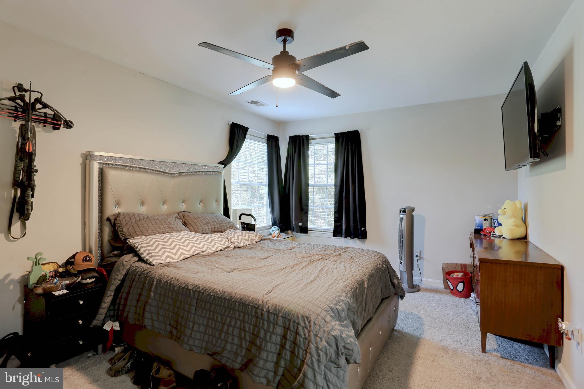 CROMWELL FOUNTAIN - Residential