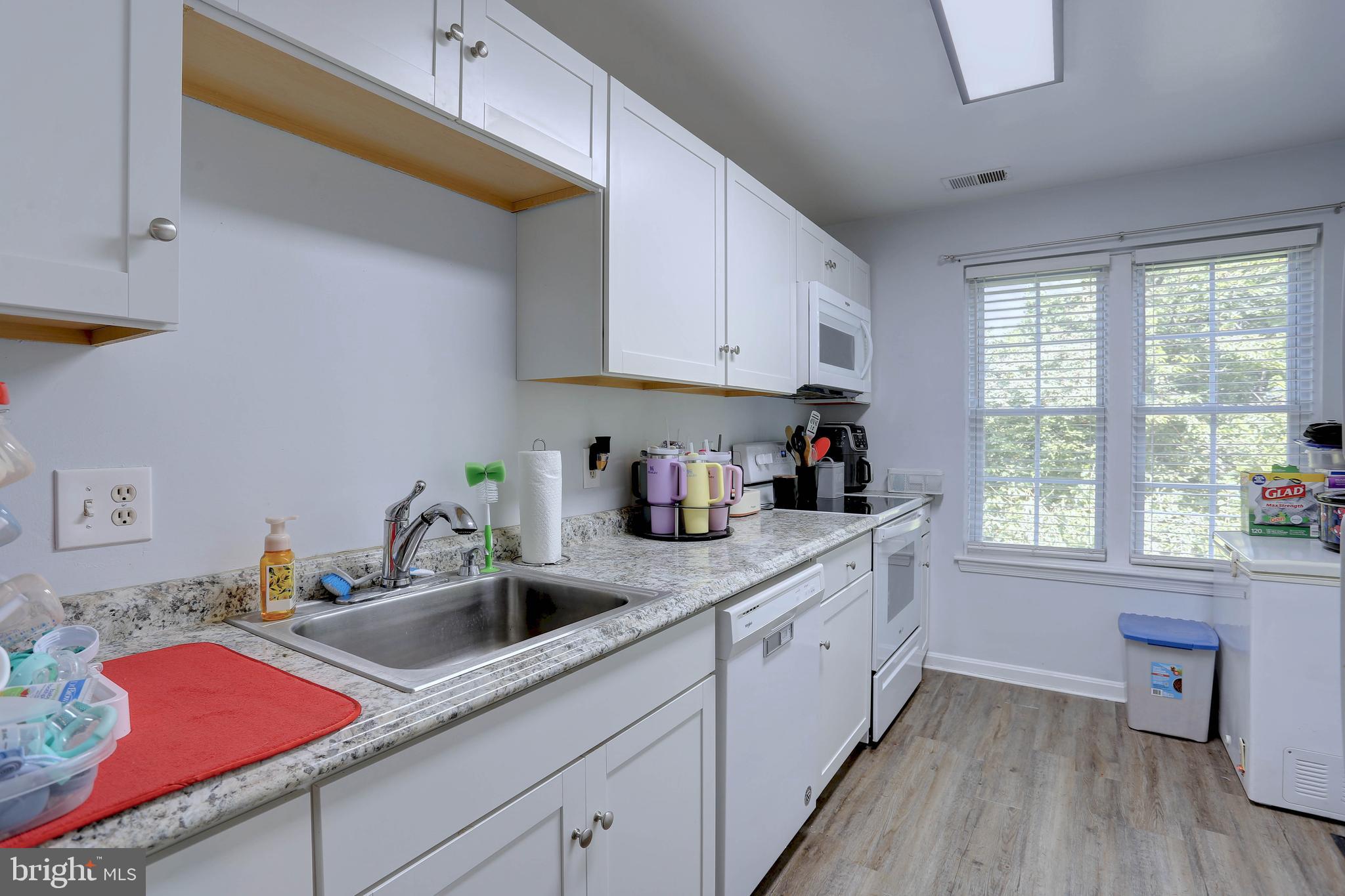 CROMWELL FOUNTAIN - Residential