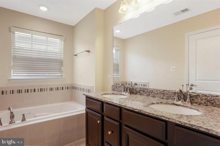 POTOMAC STATION - Residential Lease