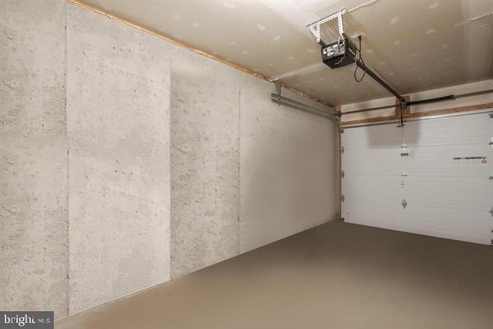 POTOMAC STATION - Residential Lease