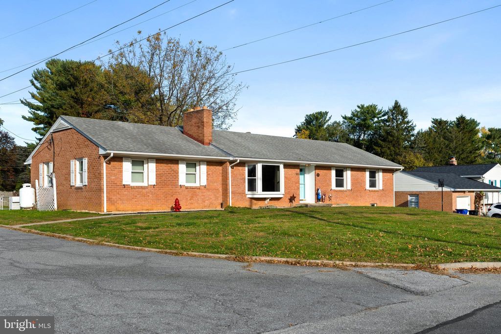 Photo of 101 Linden Boulevard, MIDDLETOWN, MD 21769 (MLS # MDFR2072458)