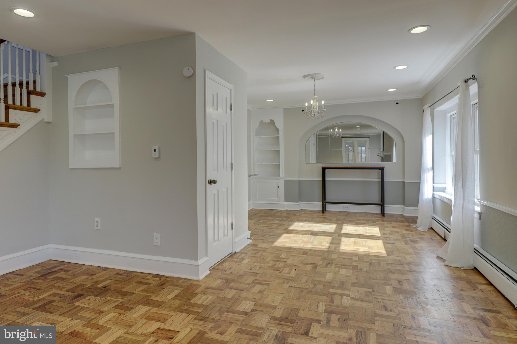 WAYNEWOOD - Residential